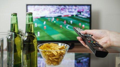 Spannende voetbalwedstrijden op tv vandaag: mis ze niet!