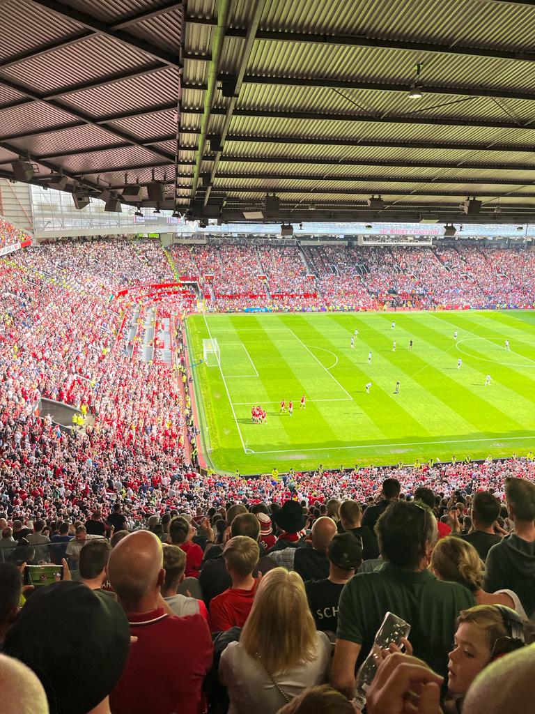 Spannende Voetbalbeleving: Wedstrijd Manchester United in de Schijnwerpers